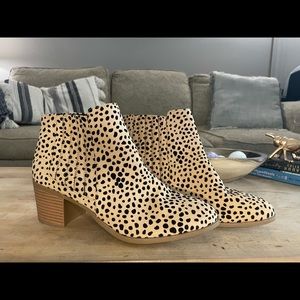 Leopard print ankle booties